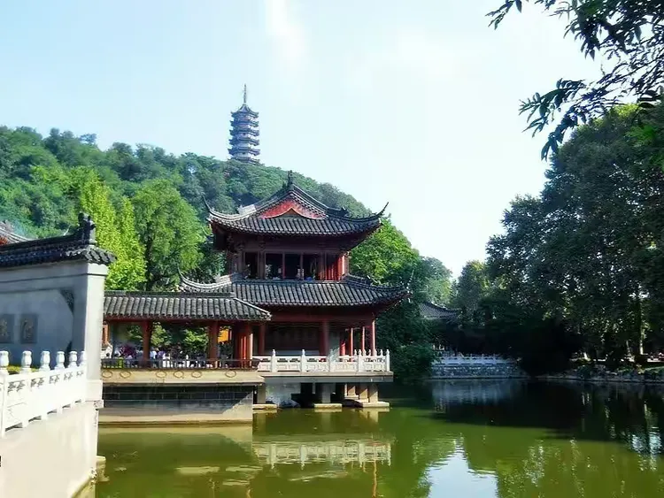 金山·焦山·北固山