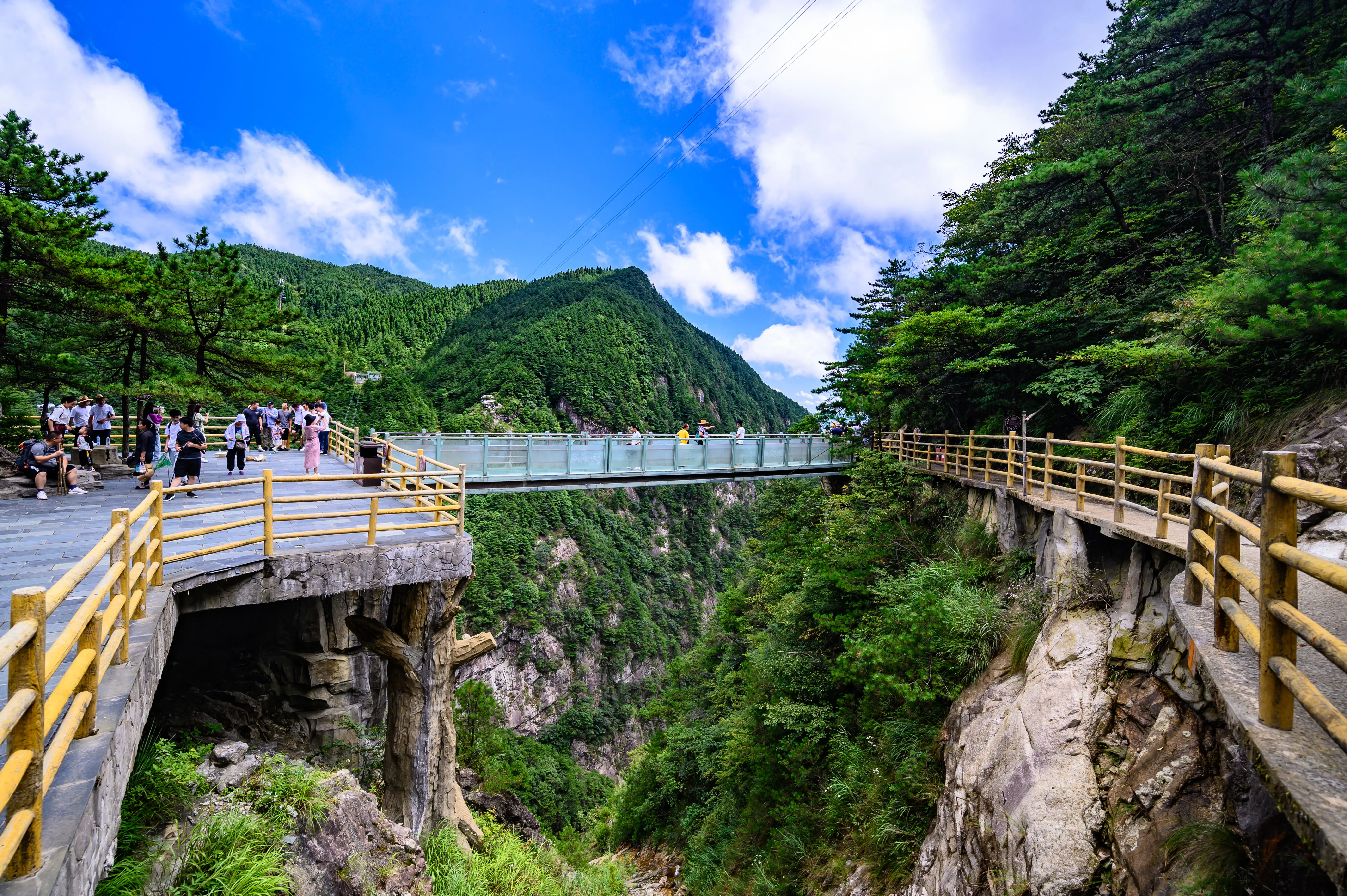 明月山