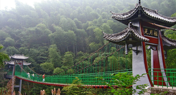 明月山