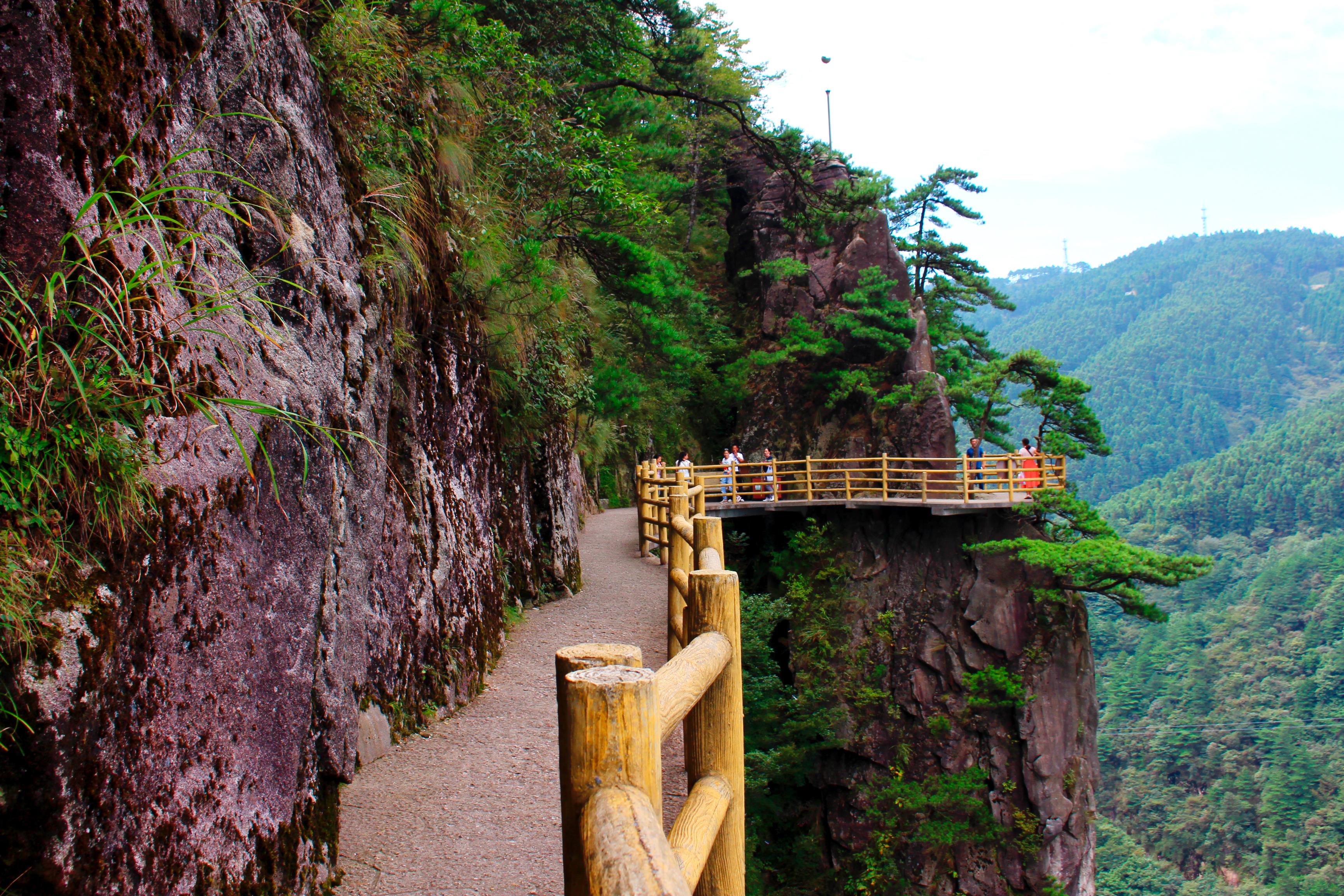明月山