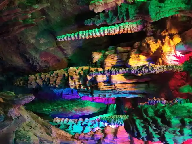 萤火虫水洞•地下大峡谷