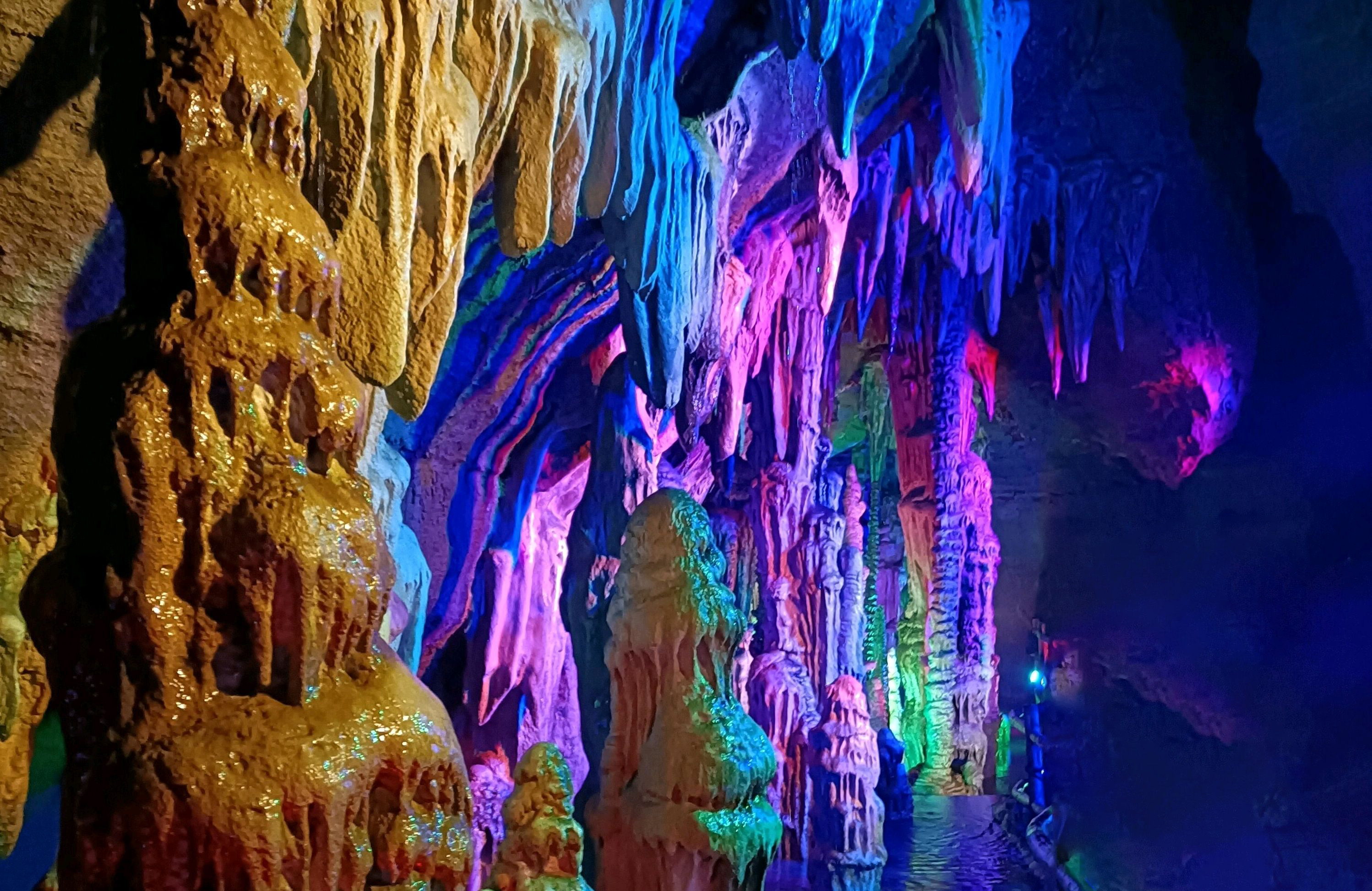 萤火虫水洞•地下大峡谷