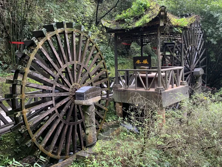三峡大瀑布