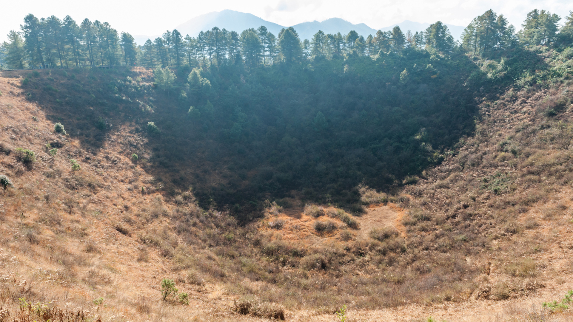 火山热海