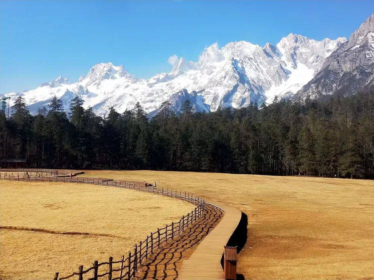 玉龙雪山