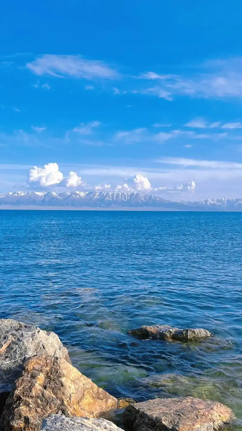 赛里木湖