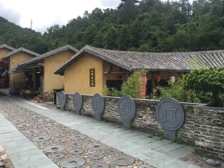 天露山
