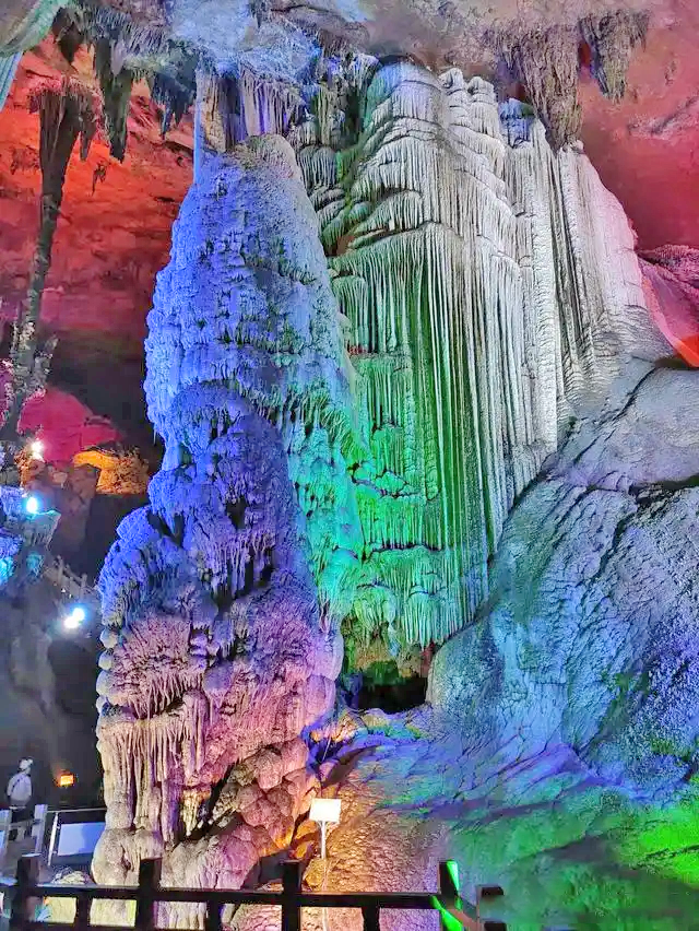 银子岩