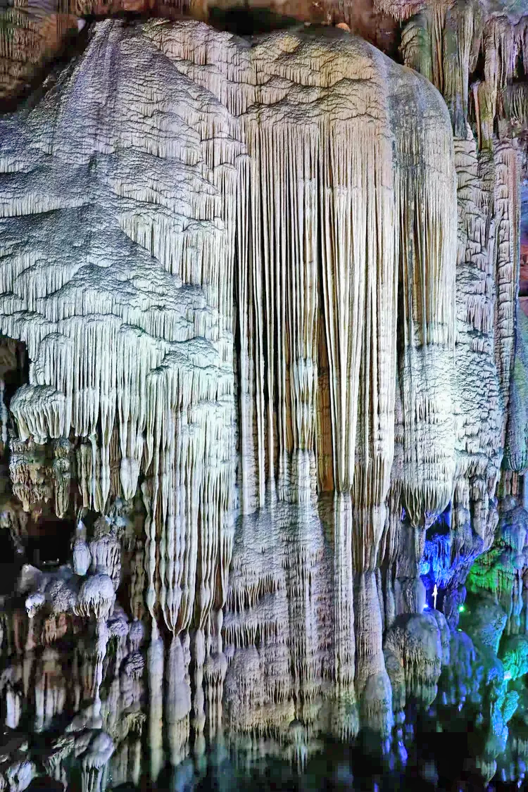 银子岩