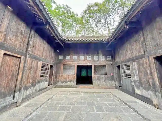 息烽集中营革命历史纪念馆