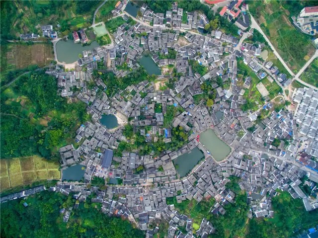 诸葛八卦村