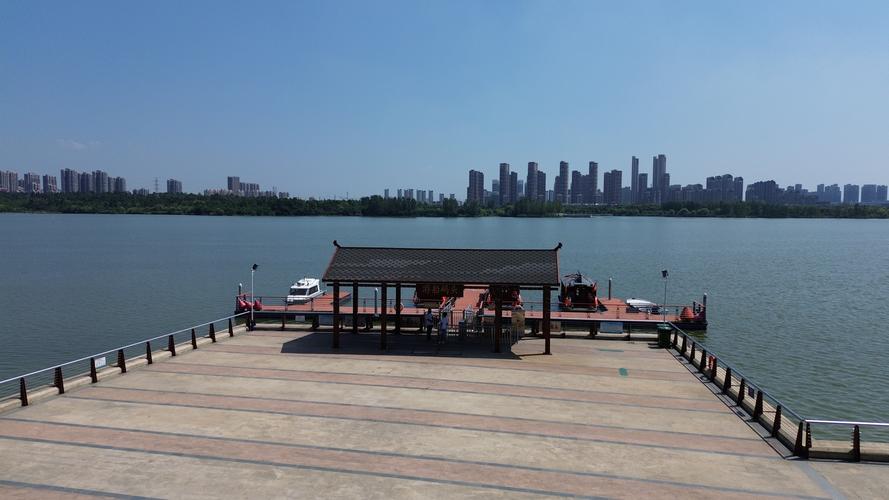 龙子湖