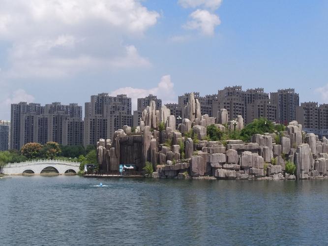 抚州名人雕塑园