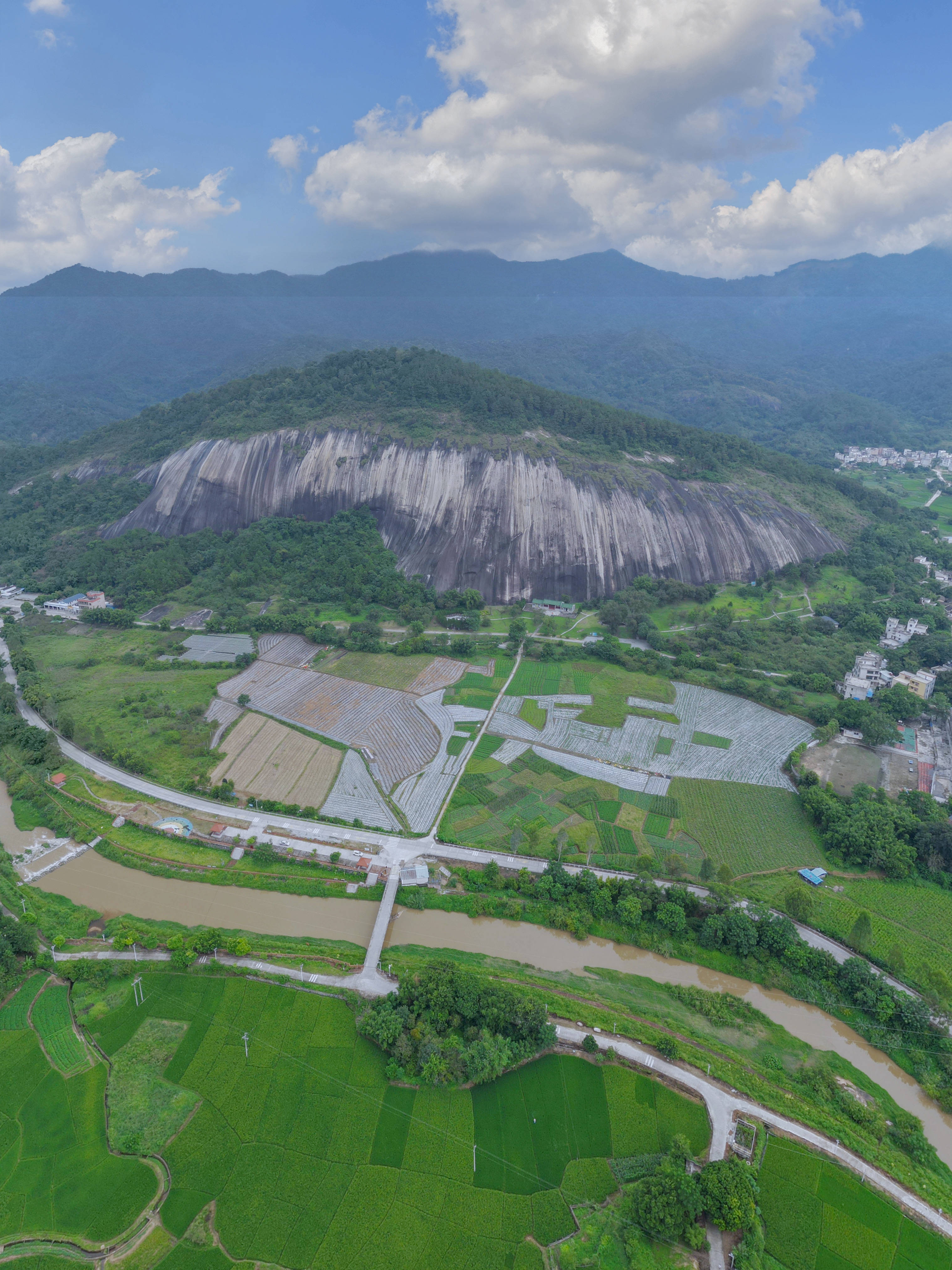 龙山