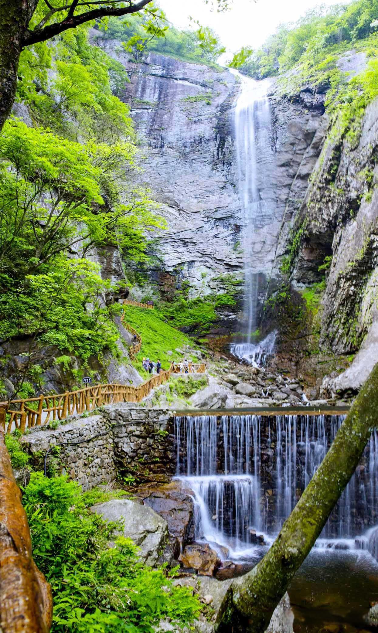 燕子河大峡谷