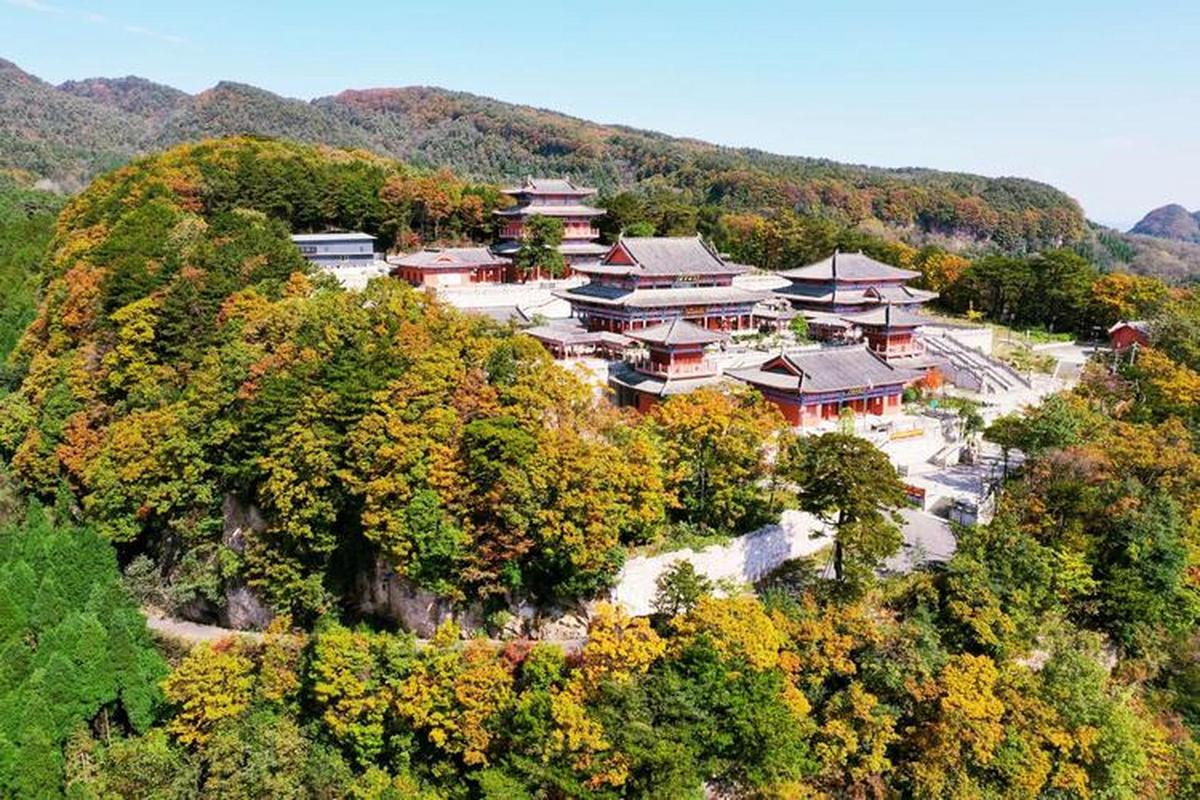 天曌山