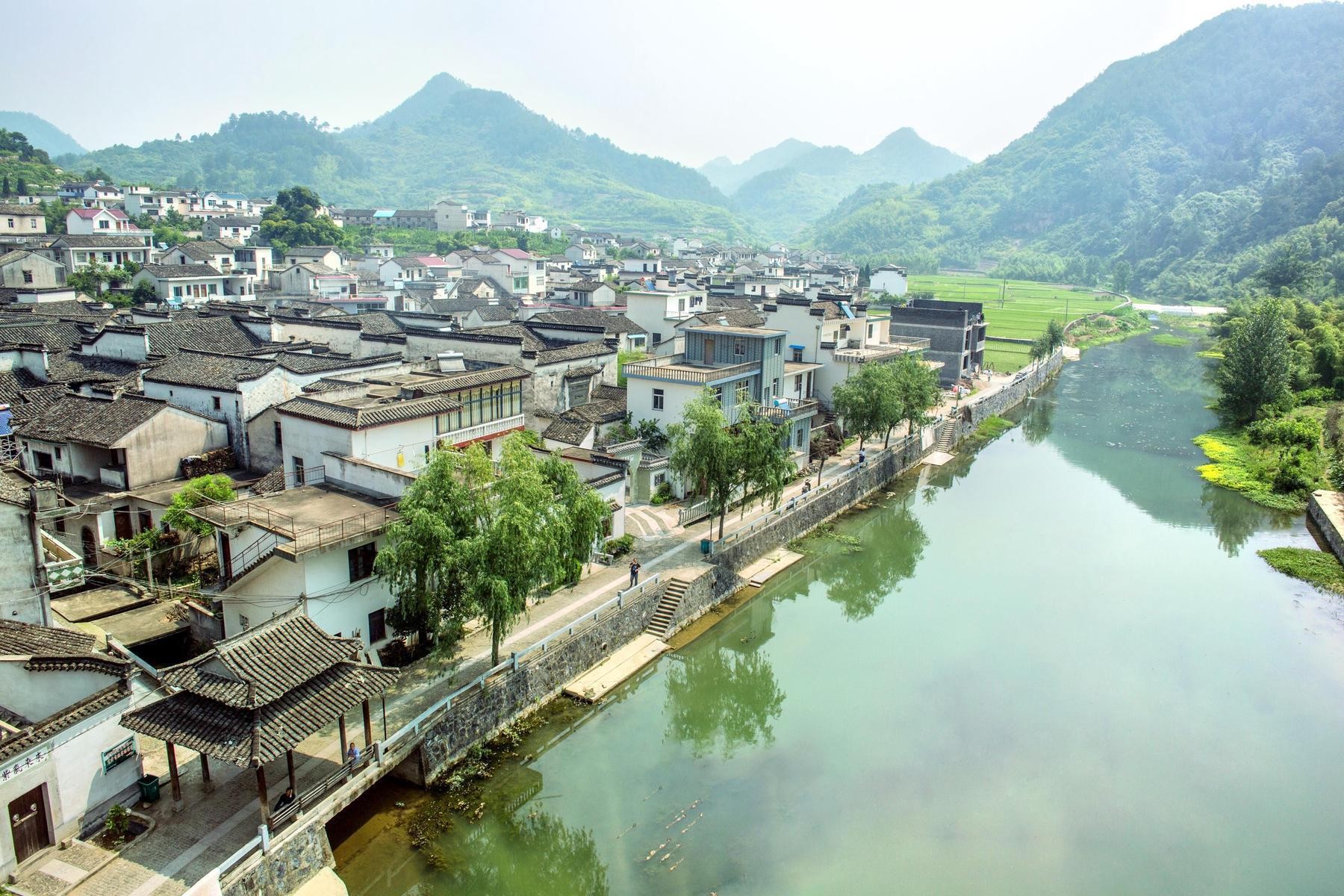 太极湖村