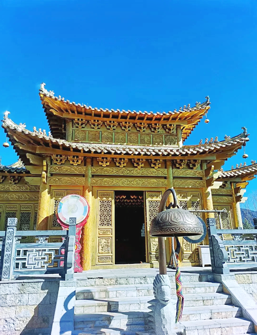 东巴谷