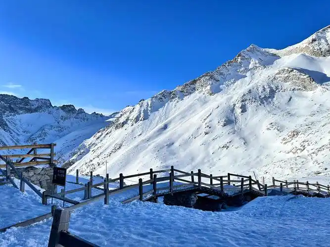 达古冰山