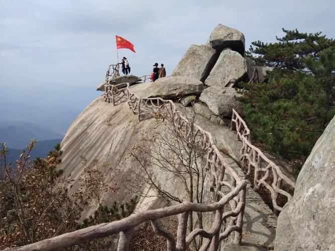 薄刀峰