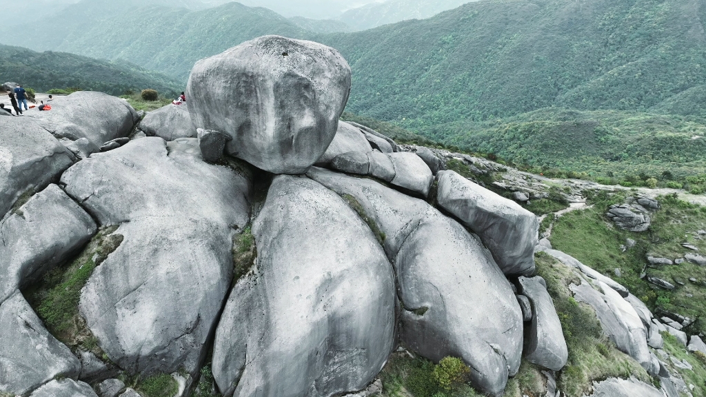 梁野山